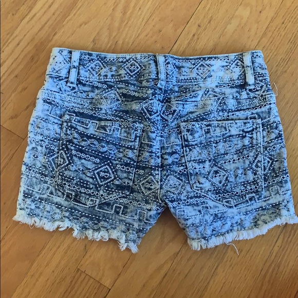 Shorts - Picture 4 of 4